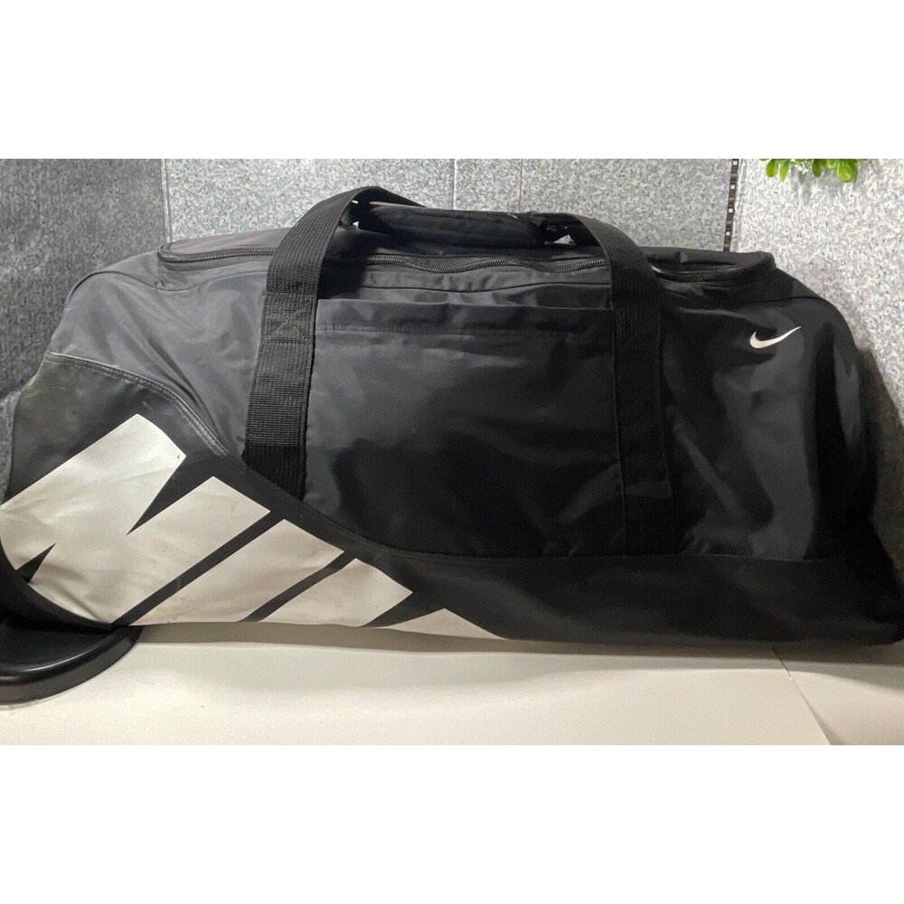 Nike Sport Black Gym Duffel Bag 60 Litre Size Medium/Large Baseball Softball Bag